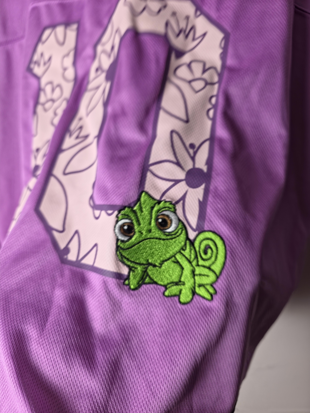 Disney Princess Rapunzel #10 Cropped Jersey Top BoxLunch XL Pascal Chameleon - Picture 3 of 9